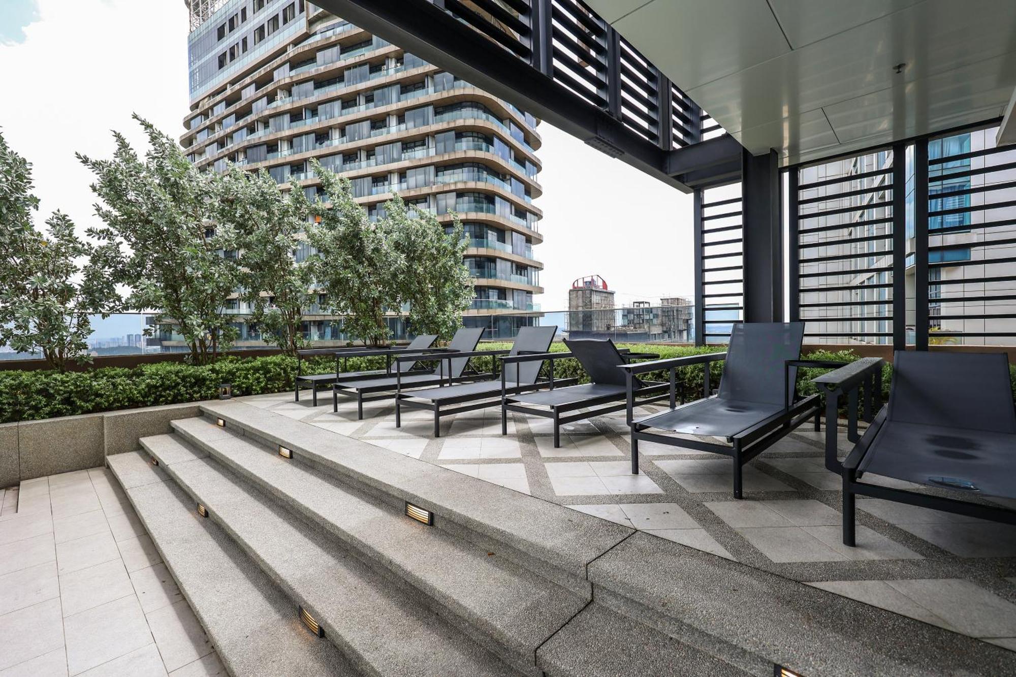 Mossaz Suites By Mykey Petaling Jaya Exteriör bild
